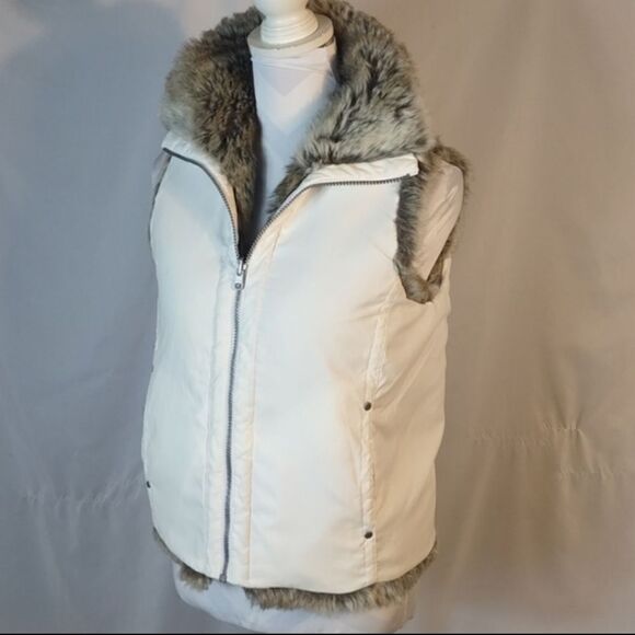 Weatherproof Reversible Faux Fur Women's Vest - Picture 1 of 10